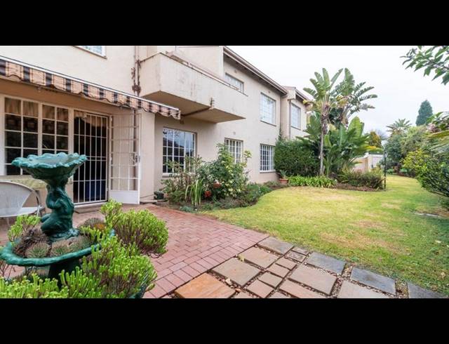 3 BEDROOM TOWNHOUSE FOR SALE IN BEDFORD PARK